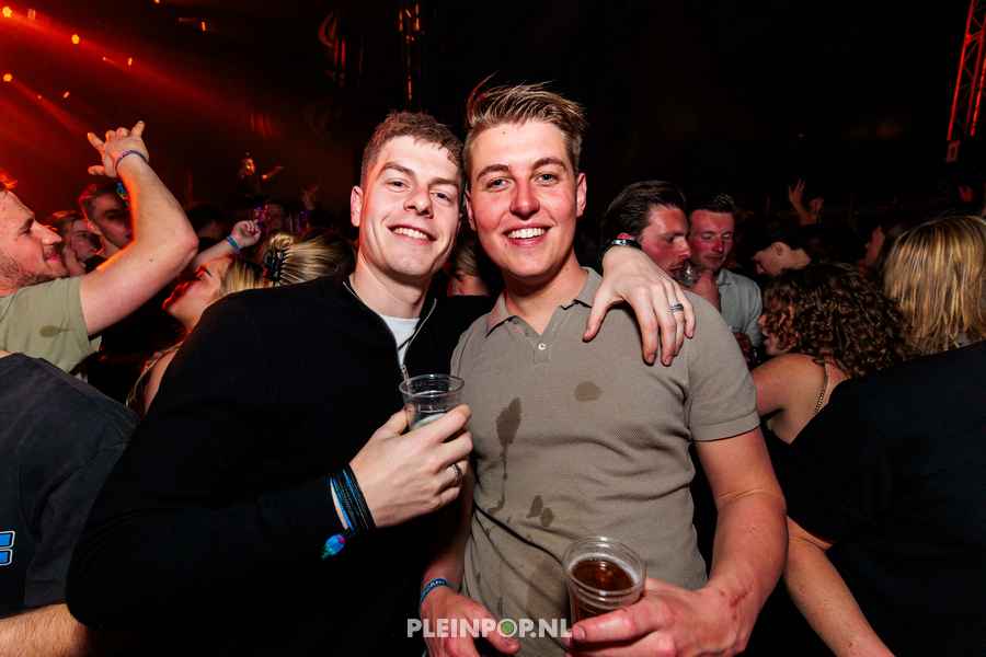 Publiek Bewerkt    (102)